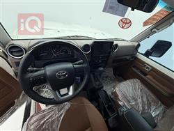 Toyota Land Cruiser 76